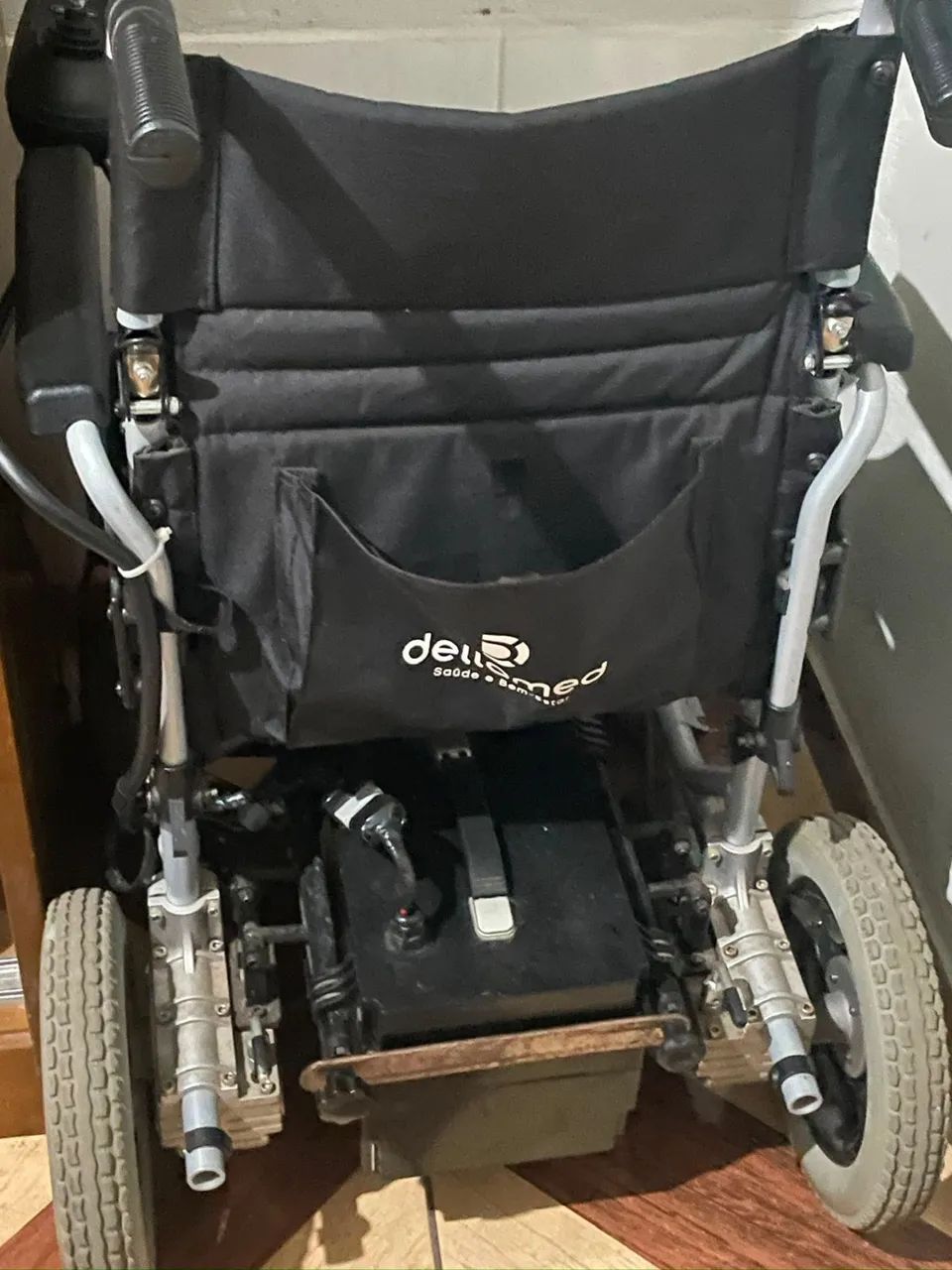 Cadeira de Rodas Motorizada Dobrável - Foto 3