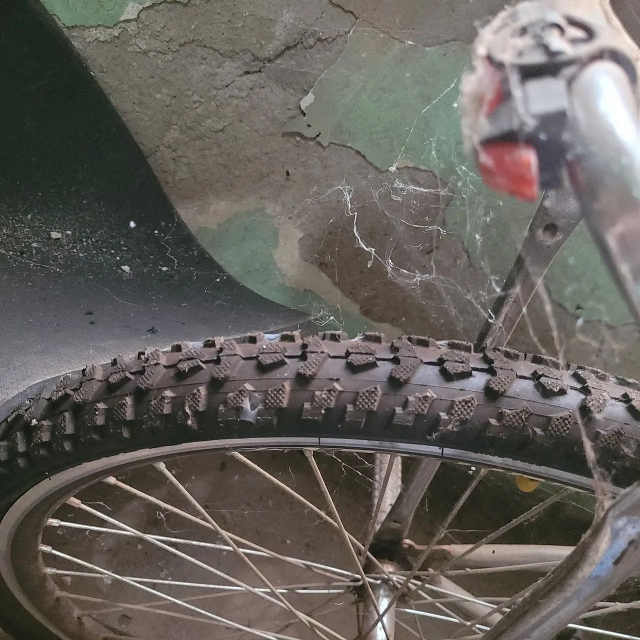 Bicicleta Cromada Seminova com Nota Fiscal, Pneus e Aros Novos
