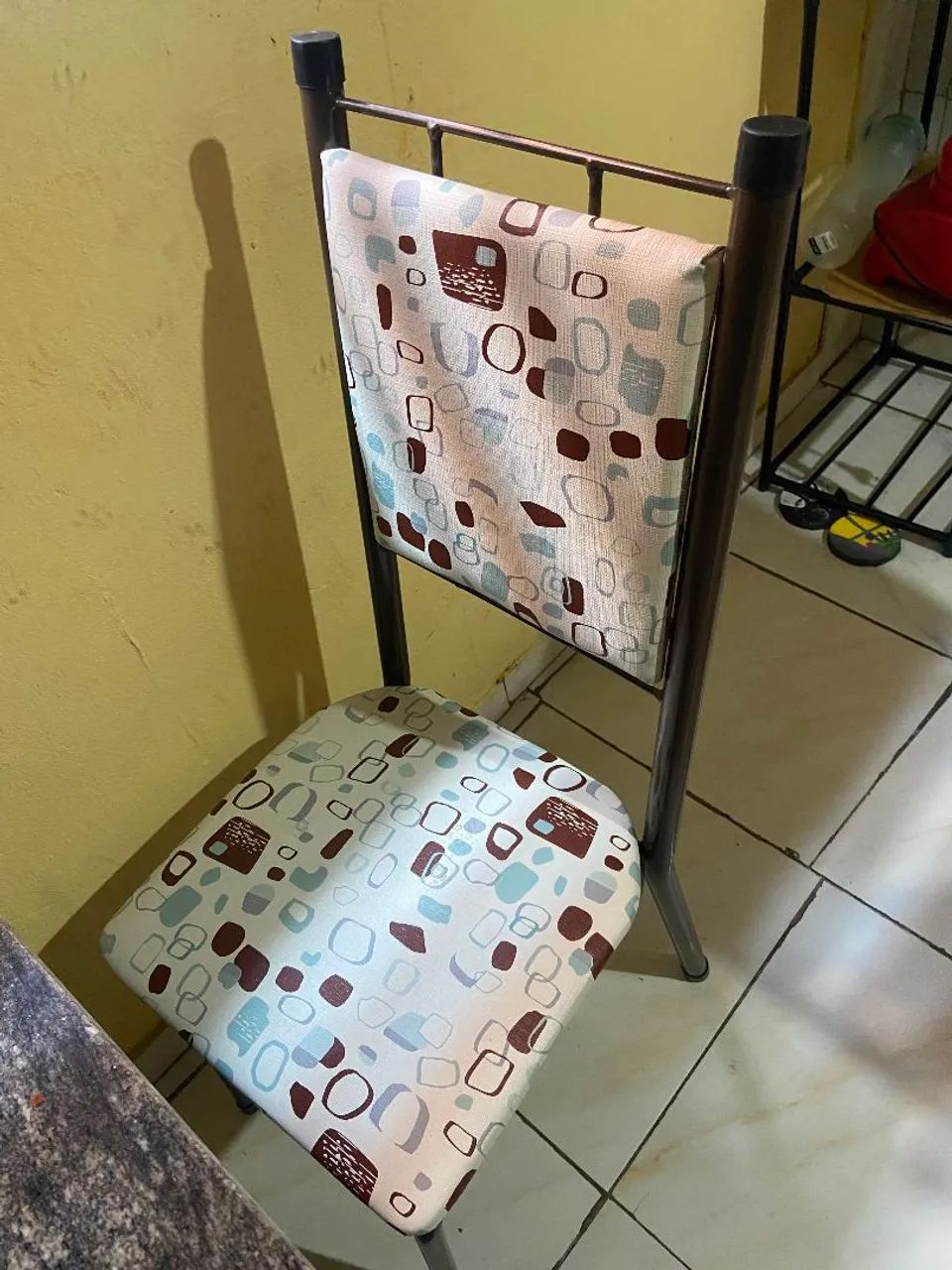 Mesa com 4 cadeiras nova - Foto 5