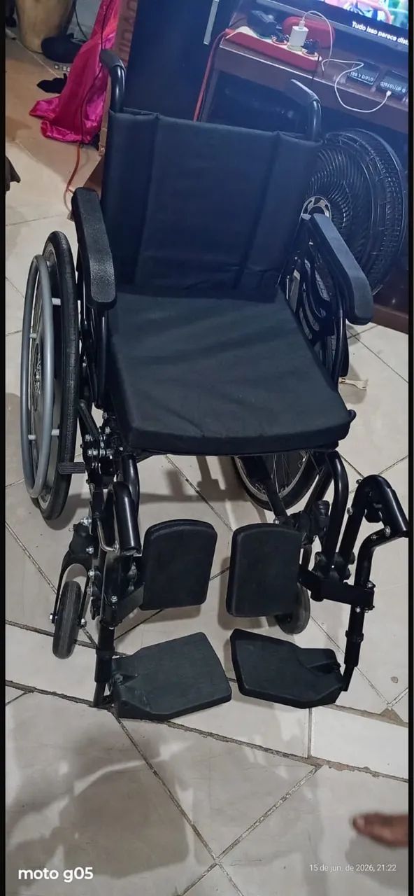 Cadeira de rodas + cadeira de banho 