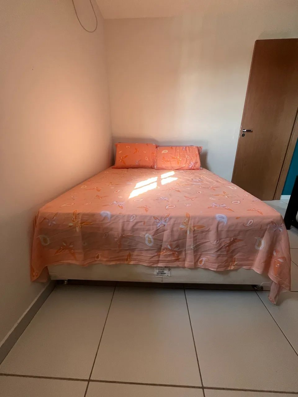 Cama box de casal usada