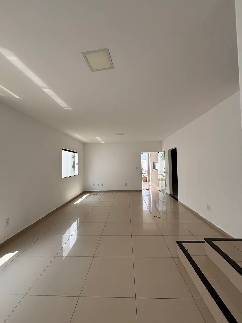 REPASSE DW CHAVE - VENDA NO ARAÇAGY  CASA DÚPLEX COM 3 SUÍTES  - Foto 3