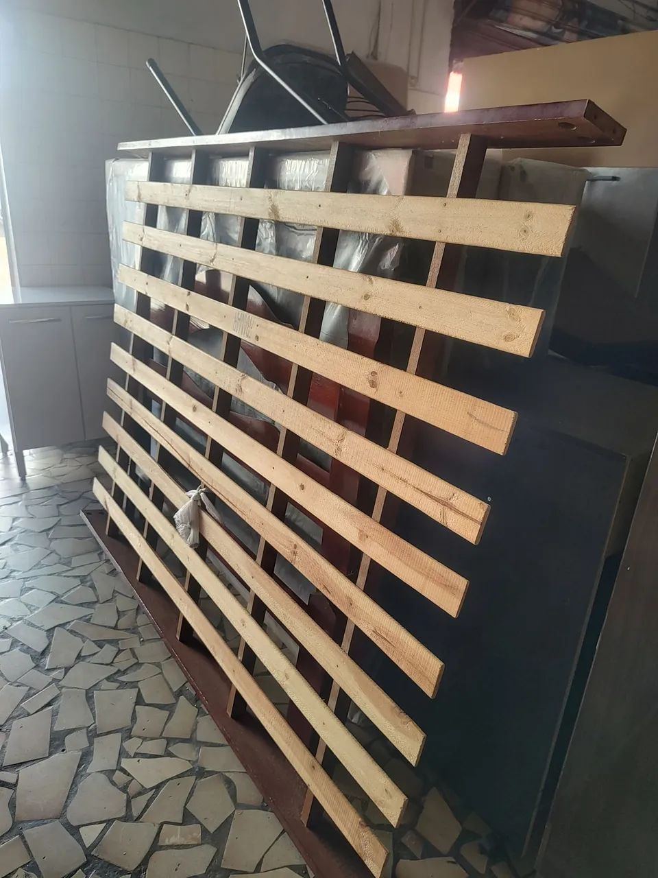 Cama de casal madeira maciça usada - Foto 4