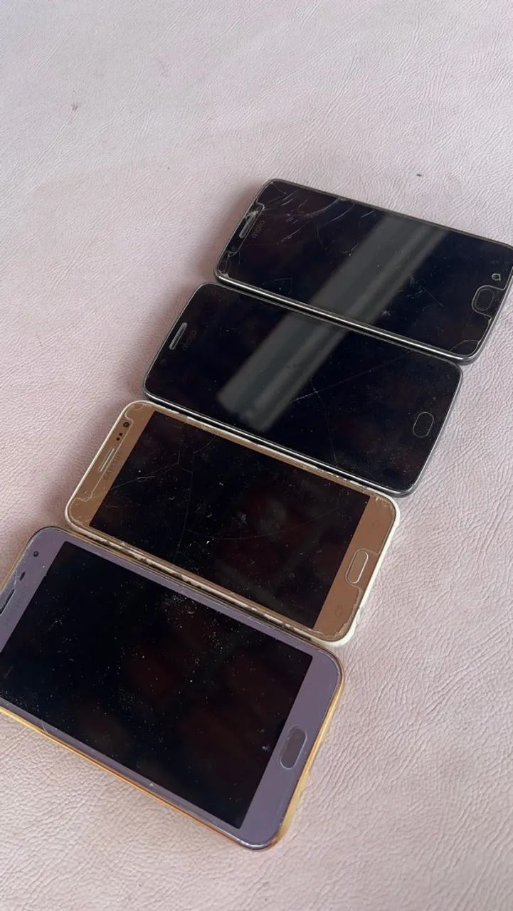 Lote com 4 celulares ? retirada de peças