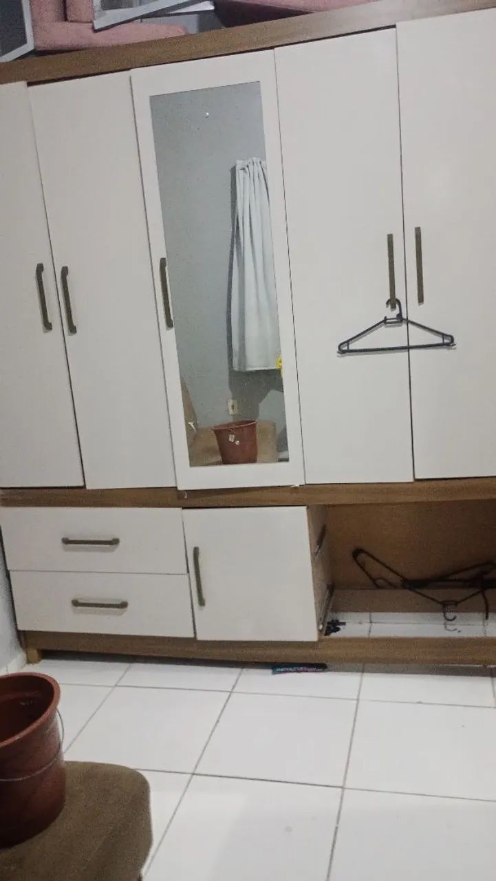 Guarda roupa 5 portas e espelho  - Foto 2