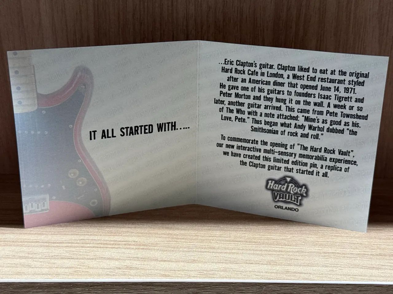 Pin / Botton - Hard Rock Cafe - Importado - Foto 2