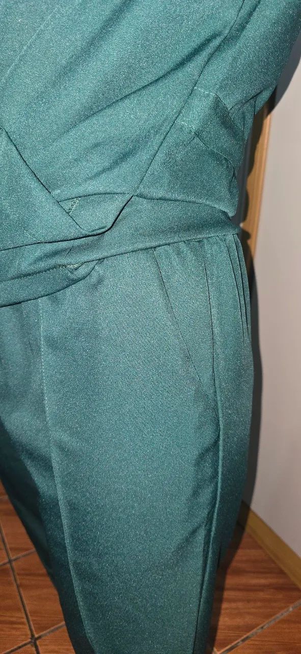 Scrub Verde Escuro Gabardine  - Foto 4