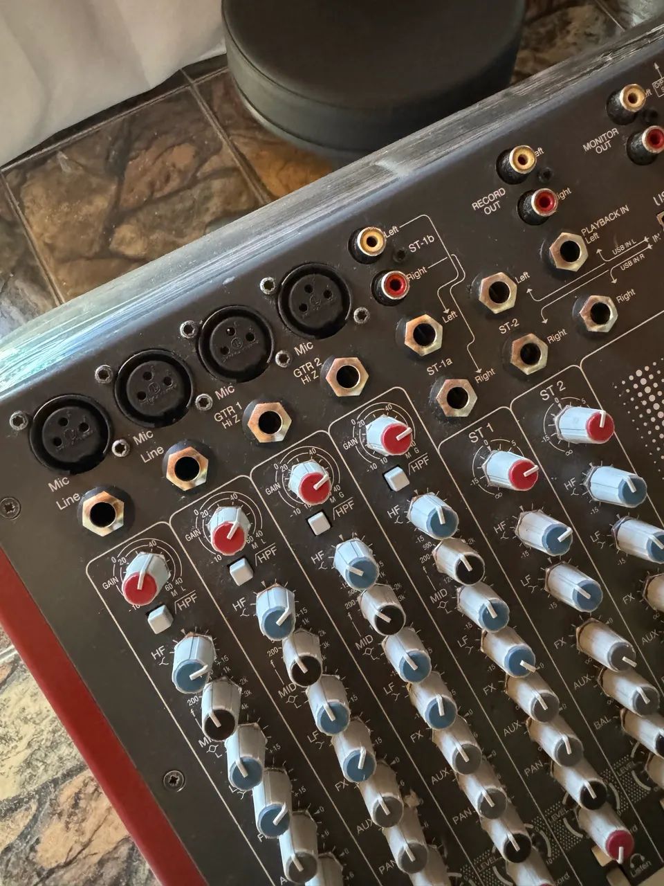 Vendo Mesa de som/Interface ALLEN&HEATH ZED10  - Foto 5