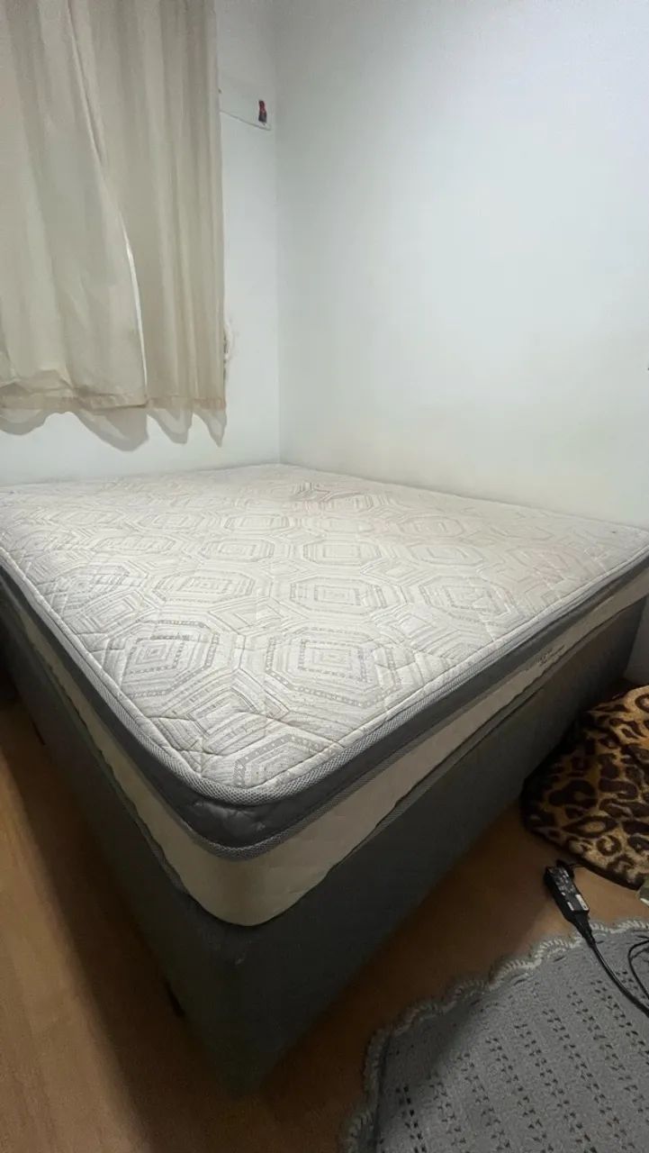 Cama de Casal Queen Size 