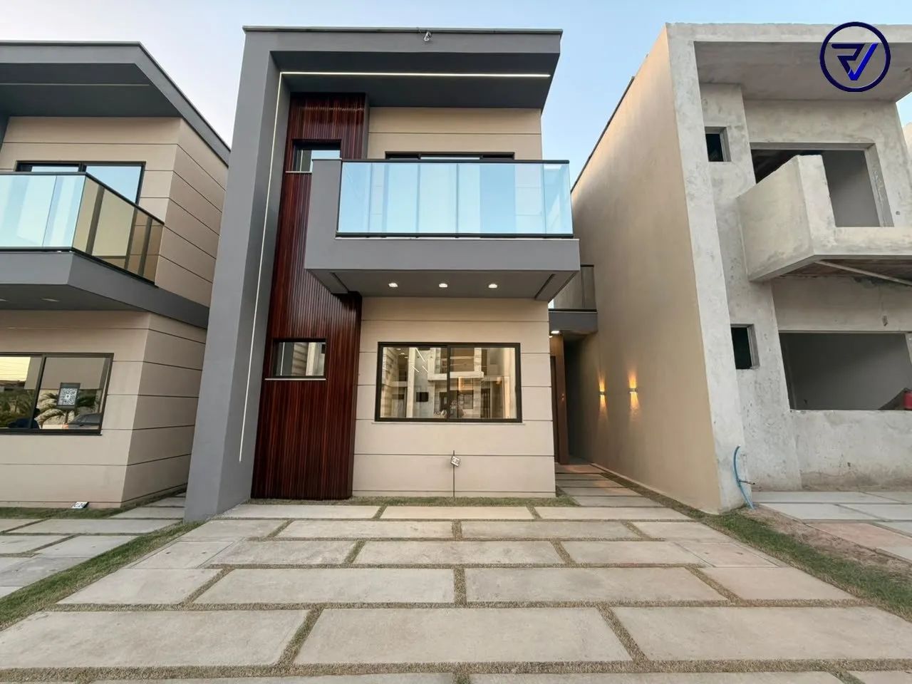 Excelente casa duplex no Eusebio