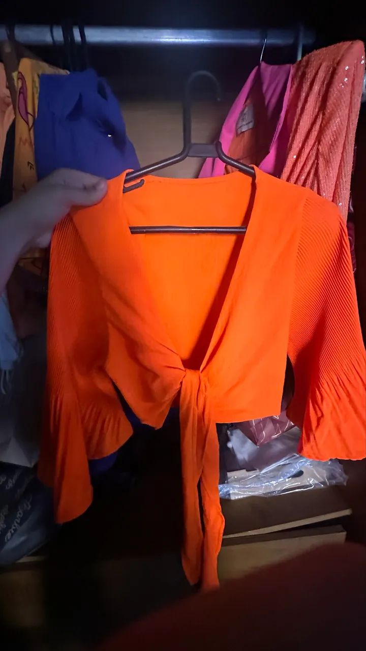 Cropped laranja Neon