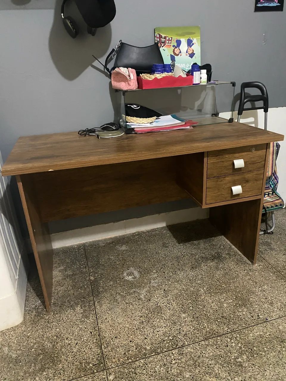 Vendo escrivaninha de madeira  - Foto 2