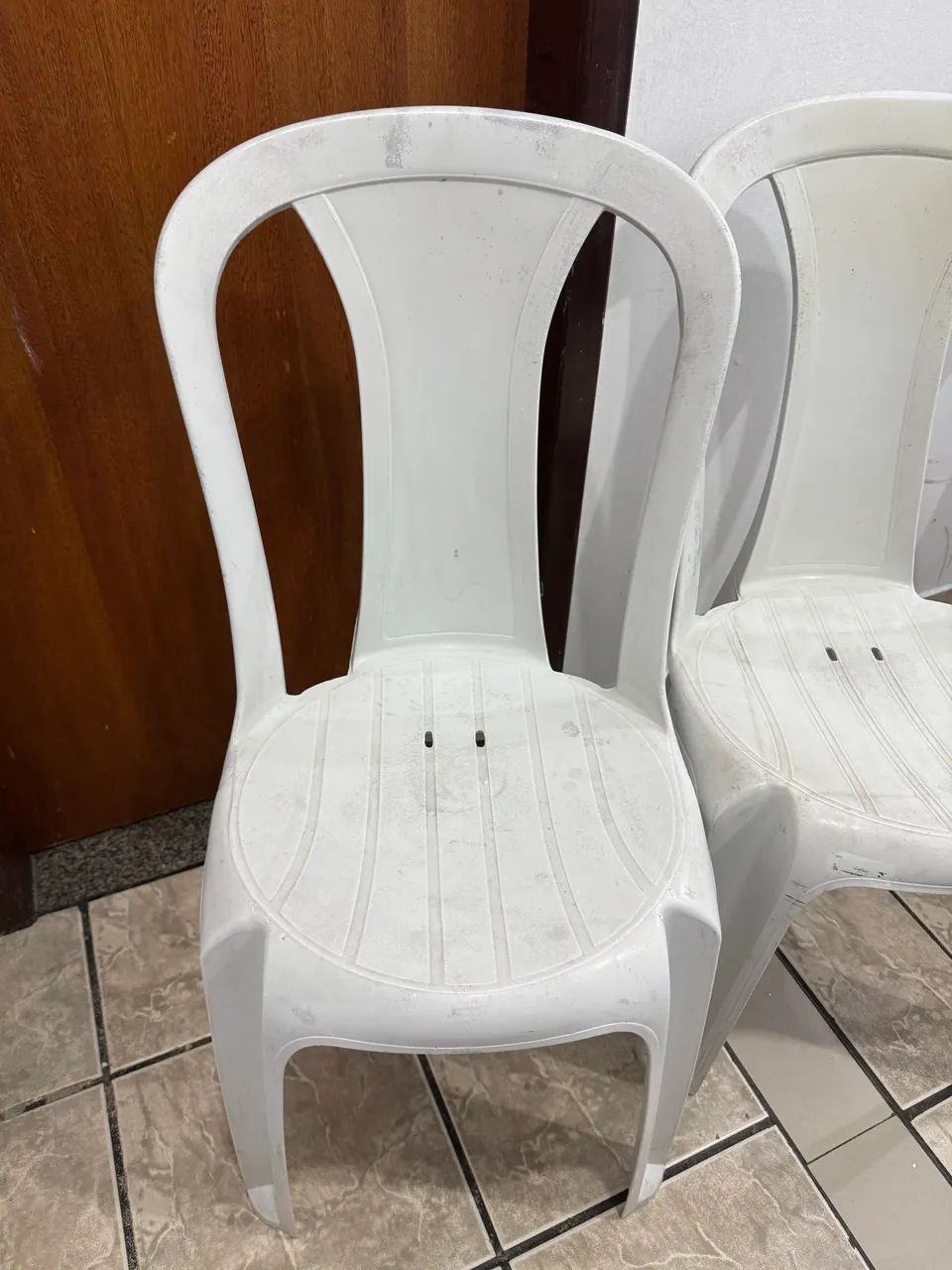 4?Cadeiras de plástico  - Foto 2