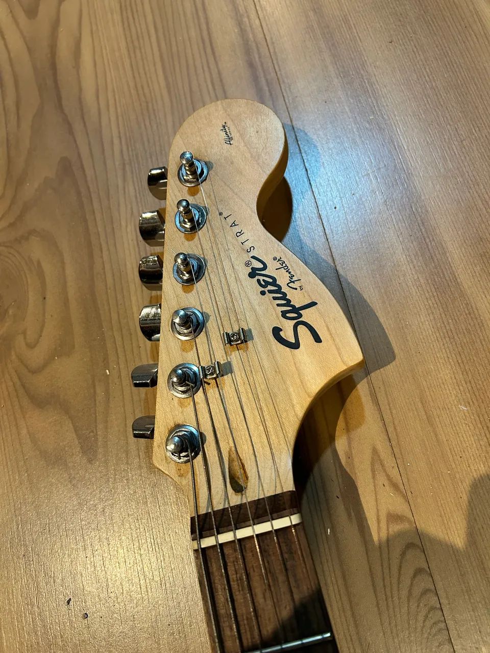 Guitarra Squier Stratocaster - Foto 2