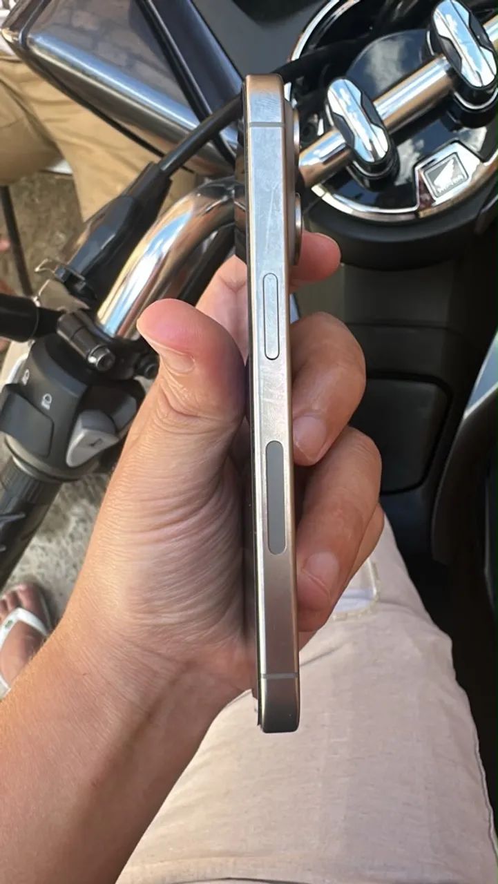 iPhone 15 pro - Foto 3