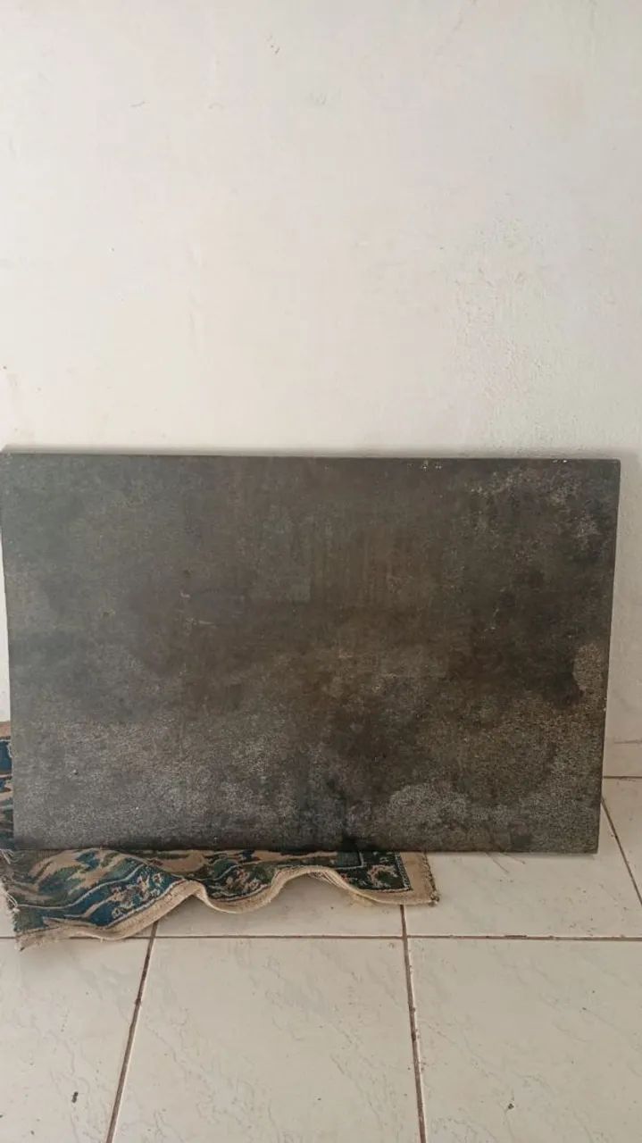 Mesa de mármore semi nova!!