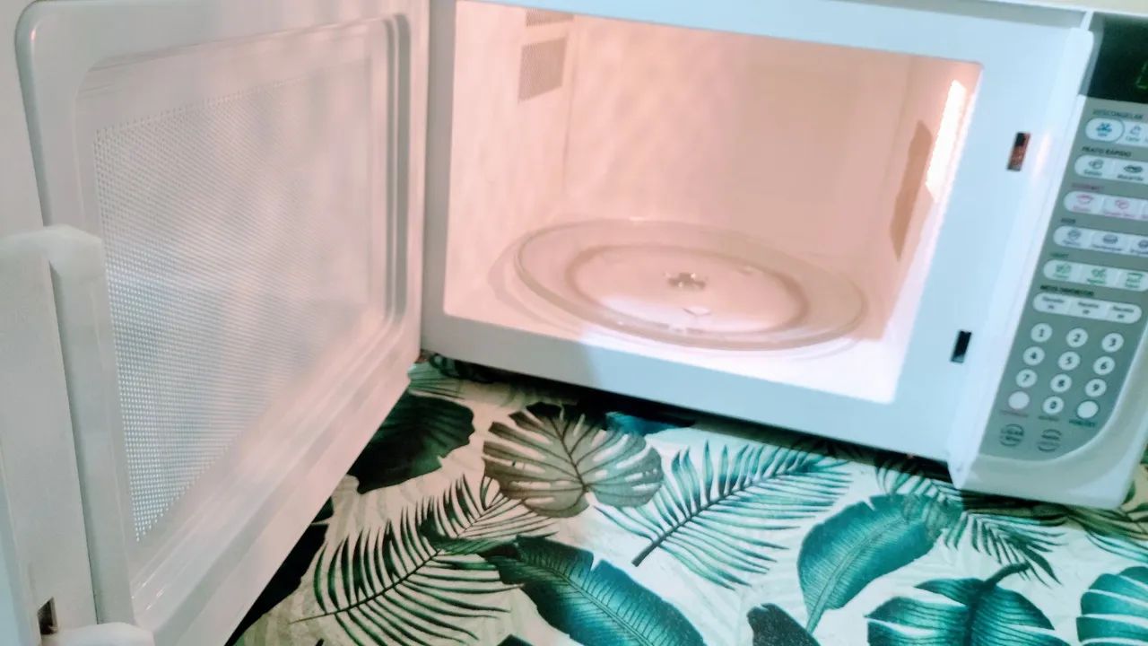 Microondas Electrolux 31 litros funcionando perfeitamente  - Foto 5
