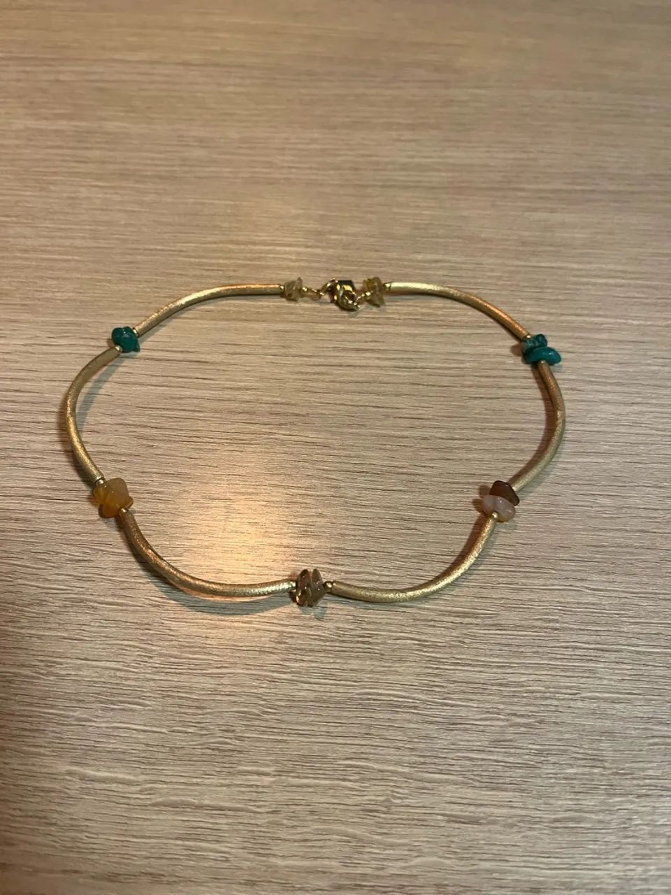 Colar Feminino Dourado com pedrinhas 