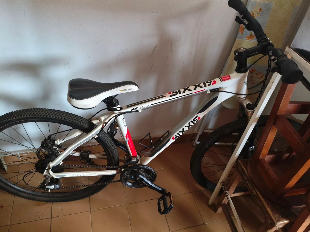 Bicicleta Mountain Bike Sixxis Aro 26, 24 Marchas Suspensão