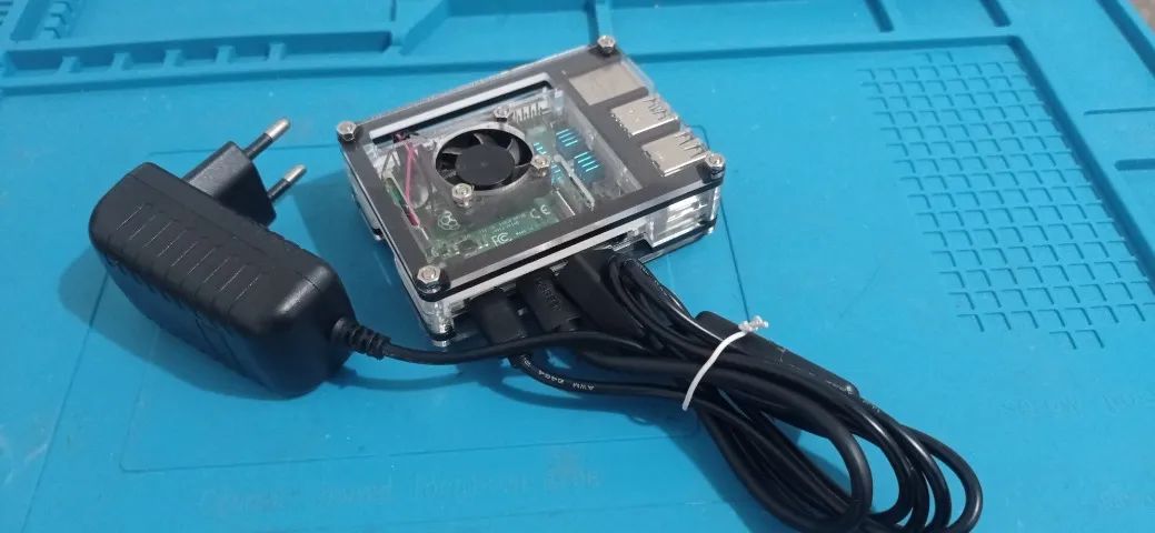 Raspberry Pi 4 Model B - Kit Completo com Case, Cooler e Fonte - Foto 4