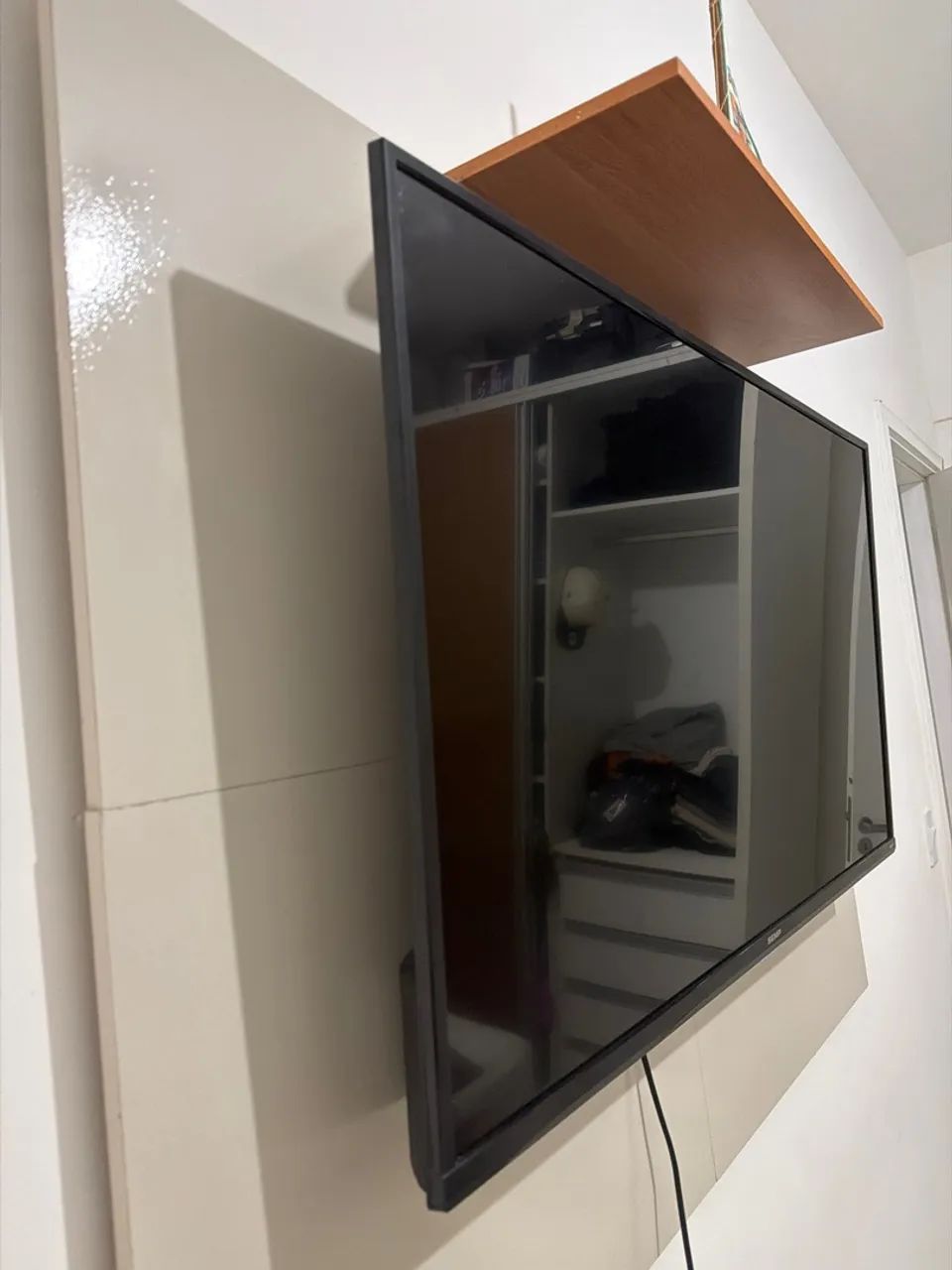 PAINEL PARA TV 55 POLEGADAS - off white e freijó - Foto 2