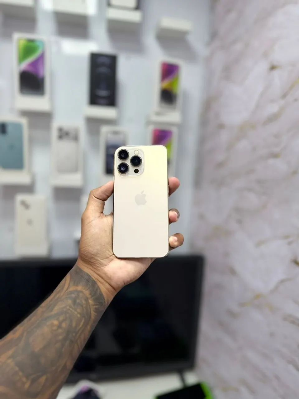IPHONE 13 PRO 256GB<br>R$ 2.750,00 GOLD