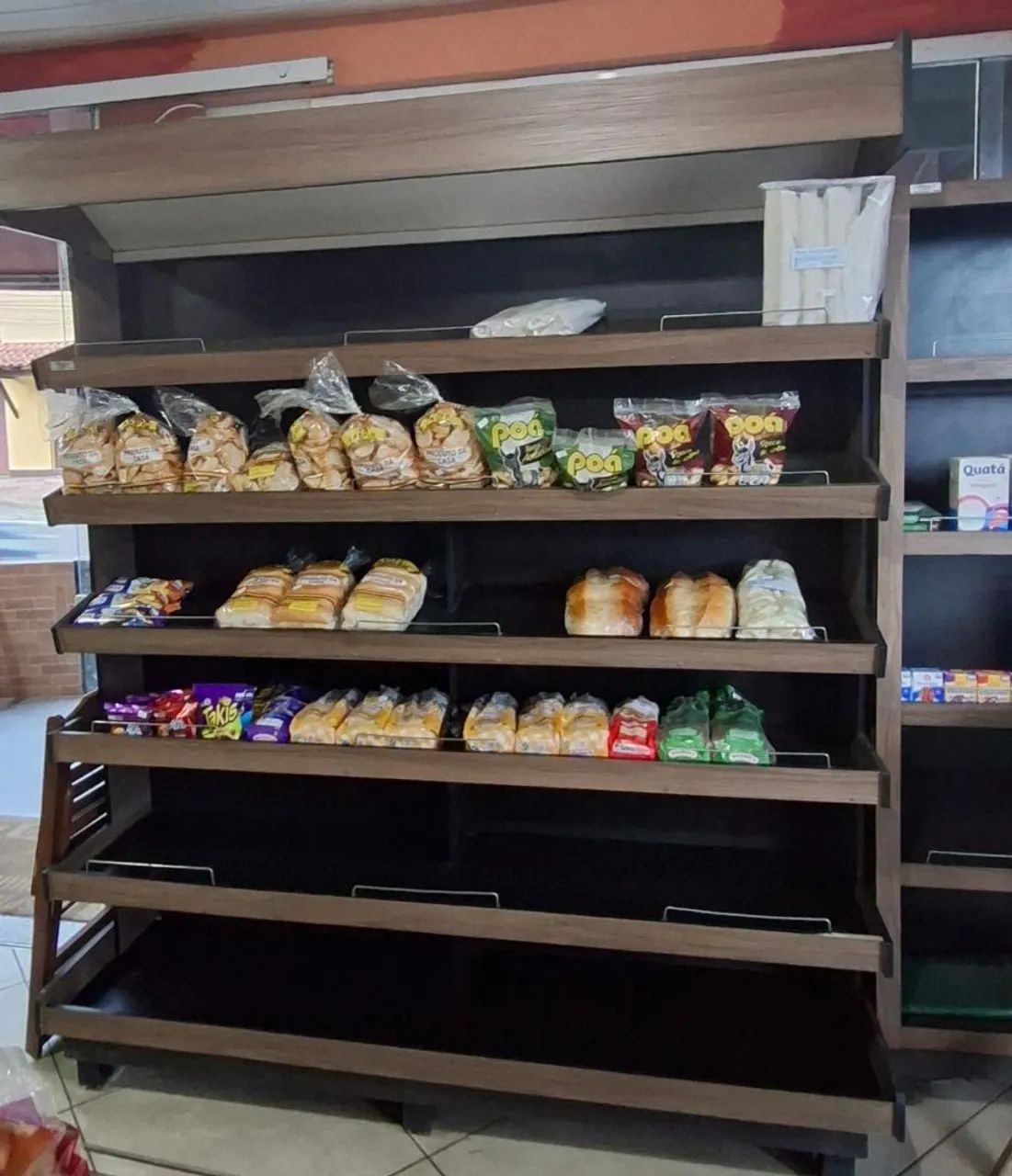 Gôndola com led, ilha expositora  e balcão refrigerado  - Foto 2