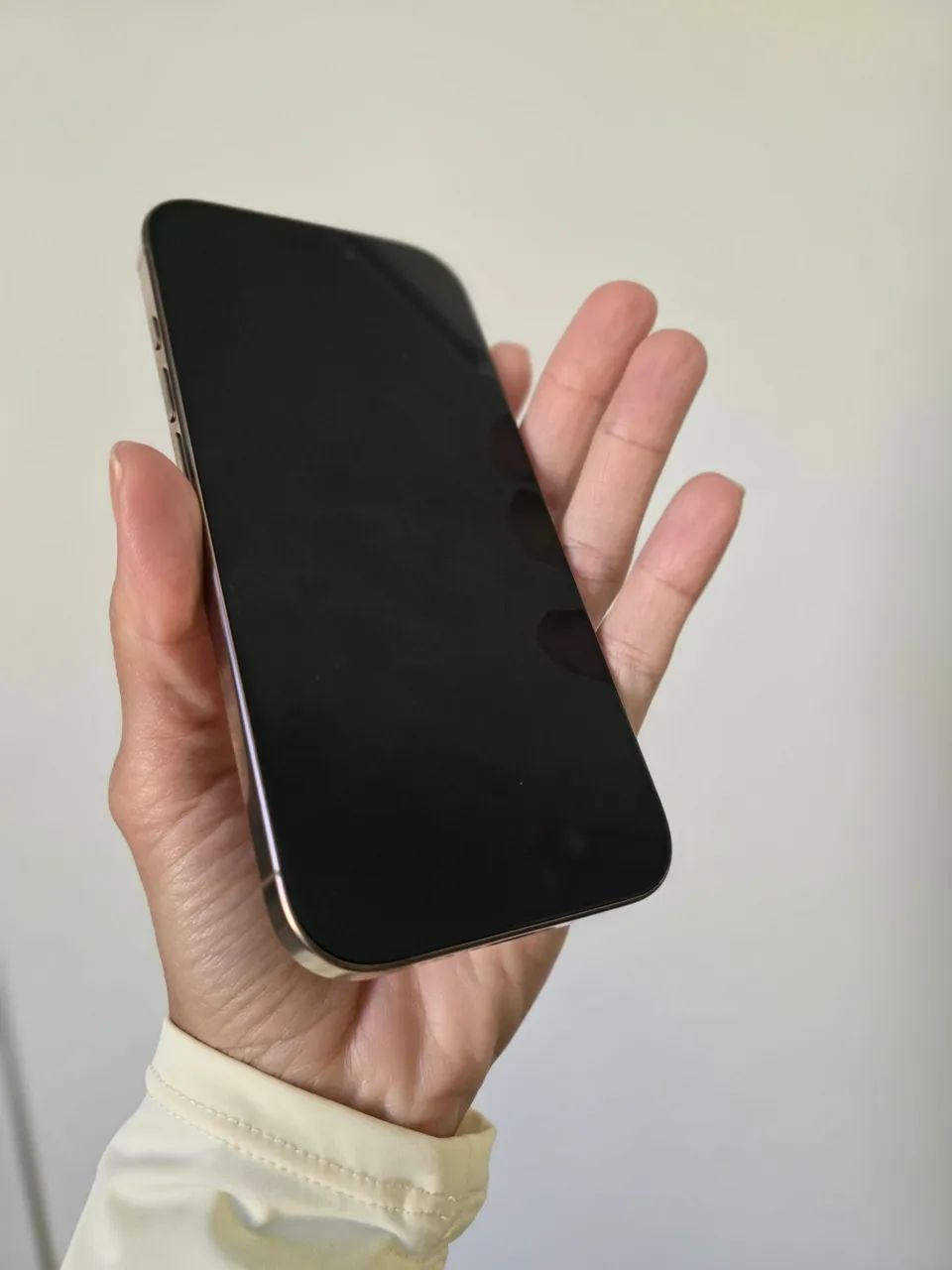 IPhone 16 Pro 256 desert - Foto 3