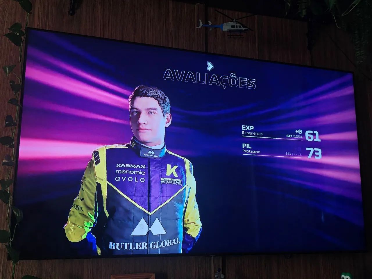 Smart TV 3 em 1 - 65" Crystal UHD - Foto 2