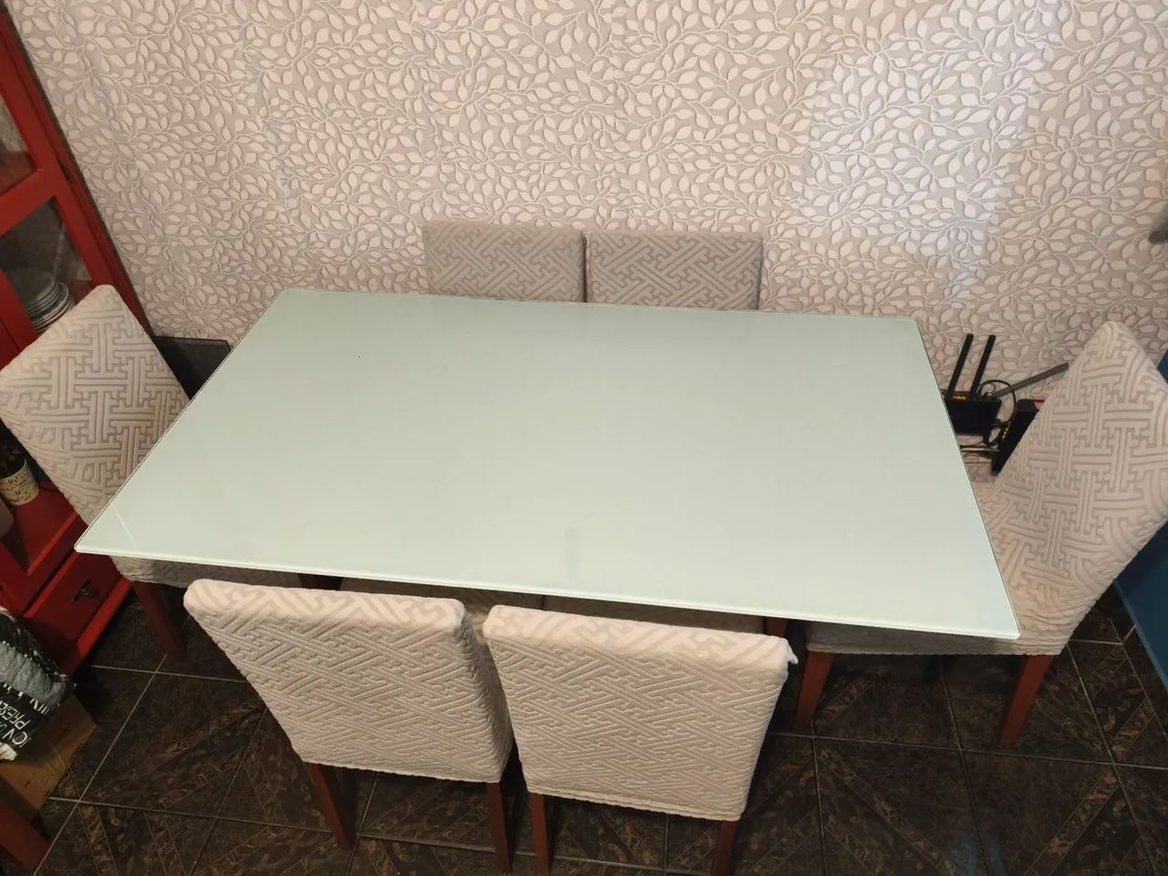 Mesa de jantar com 6 cadeiras 