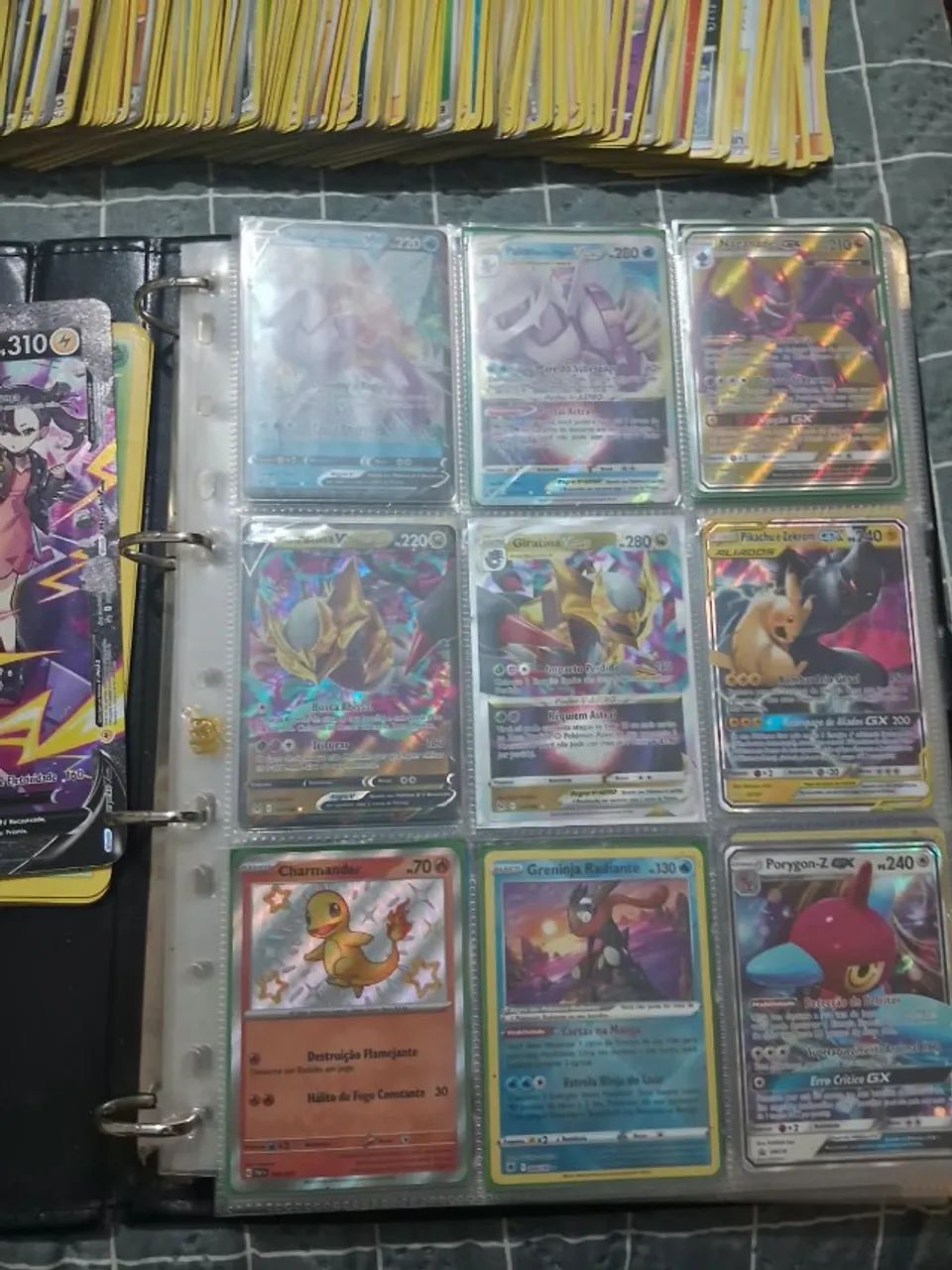 Álbum de figurinhas Pokémon, raras e normais!