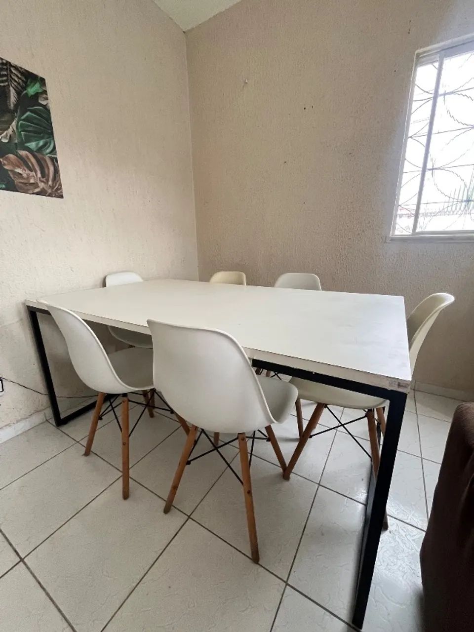Mesa de jantar completa com 6 cadeiras. - Foto 2