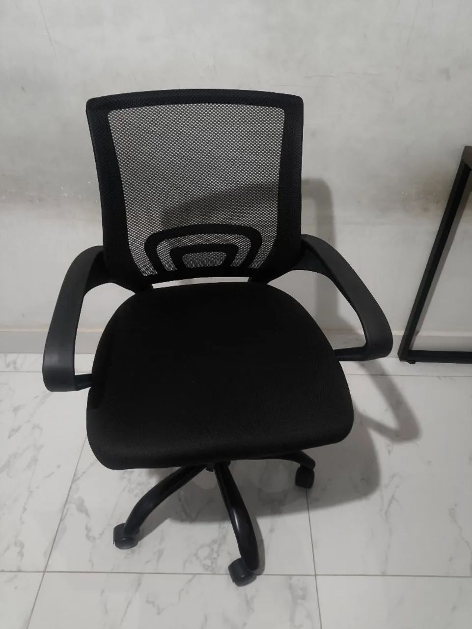 MESA ESCRITÓRIO KUANDRA + CADEIRA ESCRITÓRIO  - Foto 3