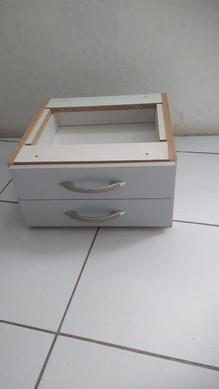 Vendo gaveteiro com 02 gavetas sem chave o/birô.