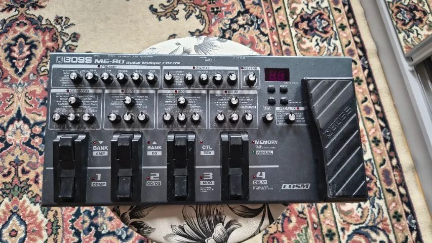 Pedaleira Boss ME 80 defeito