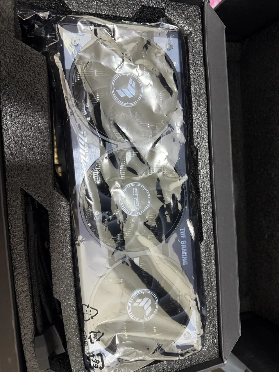 PLACA DE VÍDEO RTX 5090 32 GB - ASUS TUFF - Foto 4