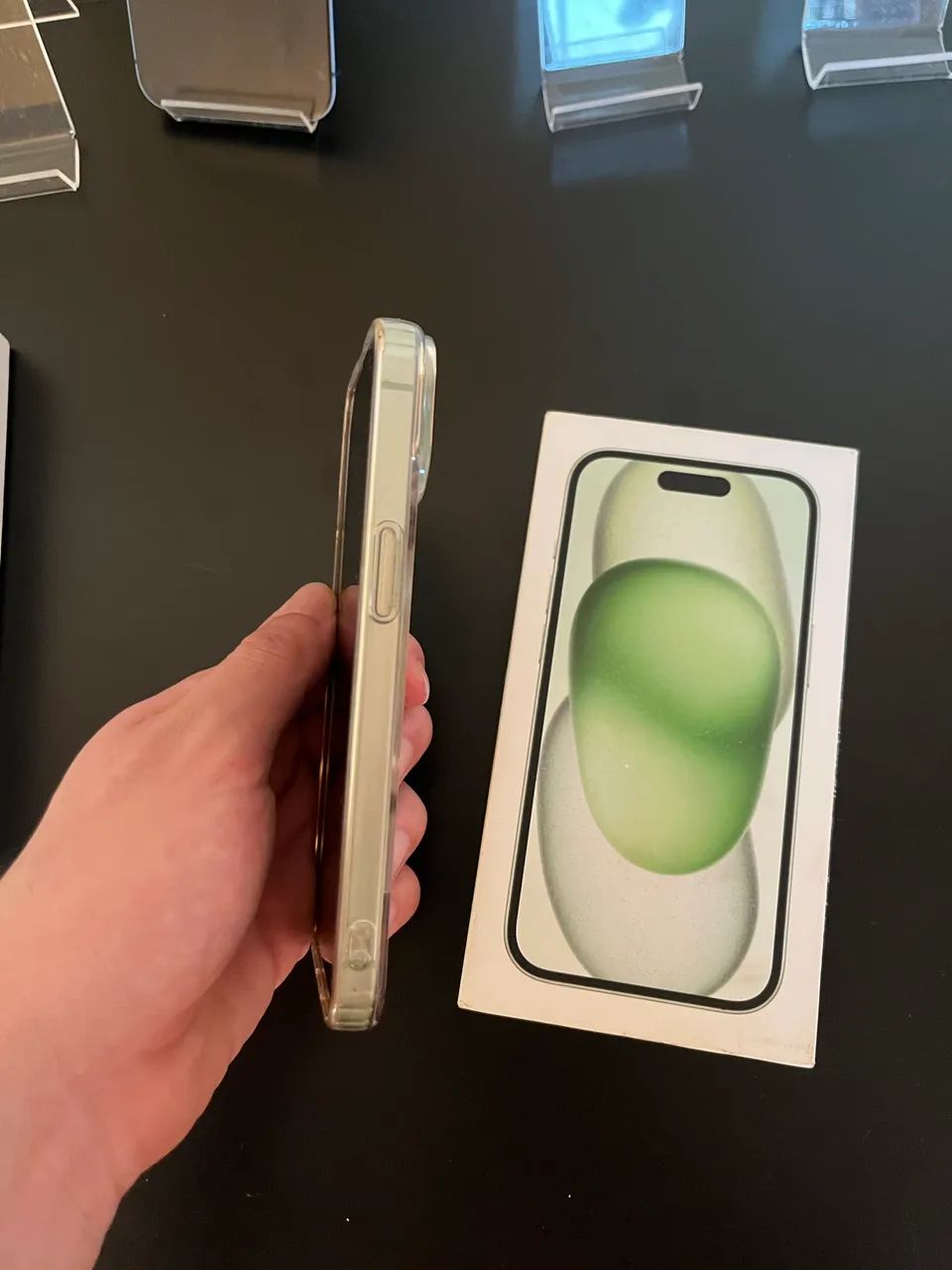 Iphone 15 em excelente estado, bateria em 83 - Foto 4