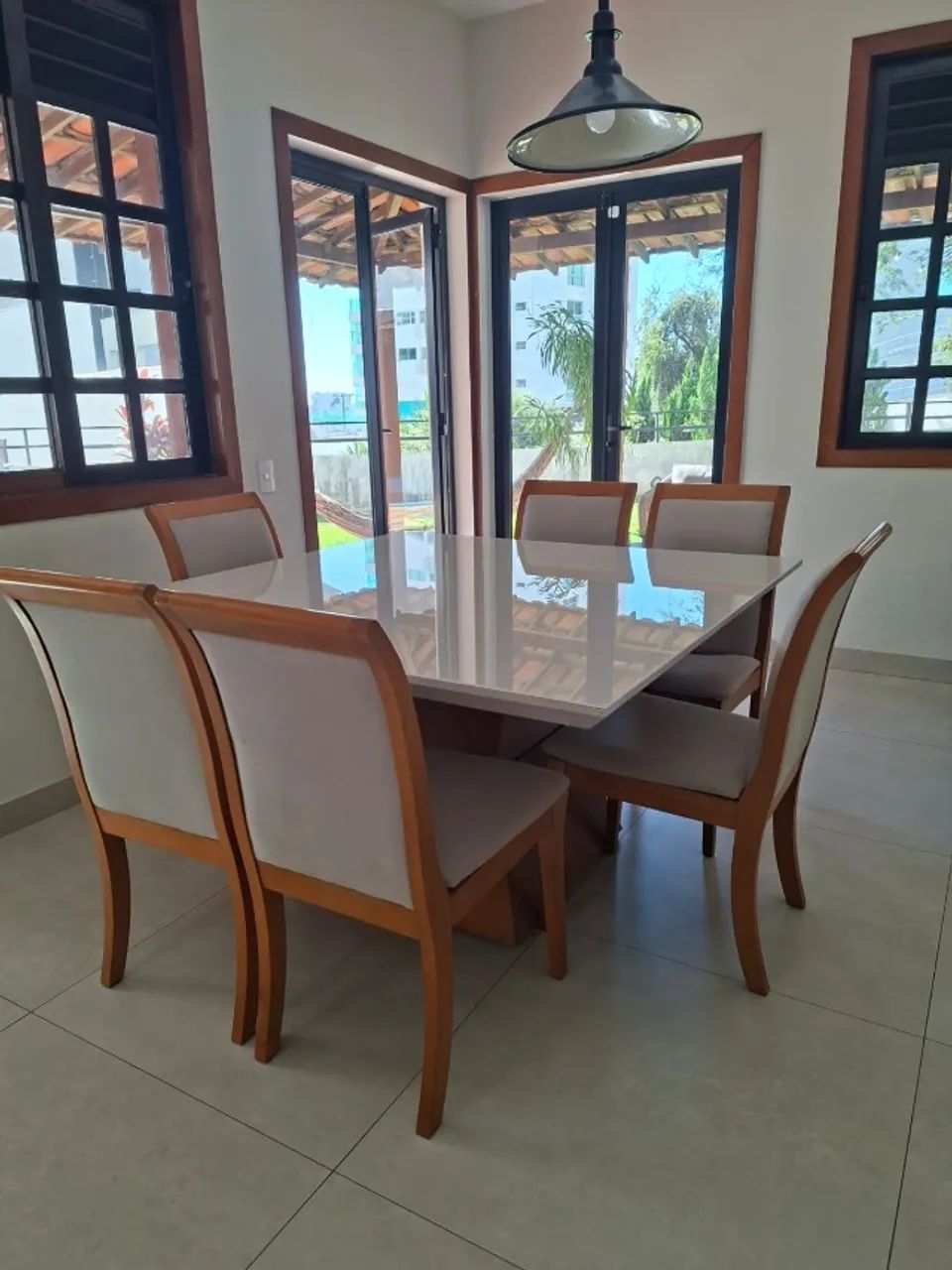 Mesa de jantar quadrada 1,40 x 1,40 com 6 cadeiras - Foto 4