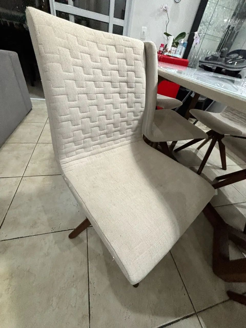 Mesa sala com 6 cadeiras - Foto 3