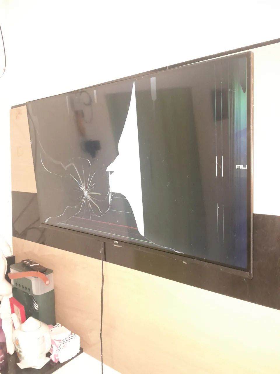 Televisão smart 32 polegada quebrada para aproveitar os componentes áudio funcionando - Foto 2