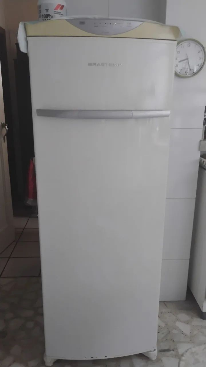 Geladeira usada com defeito 