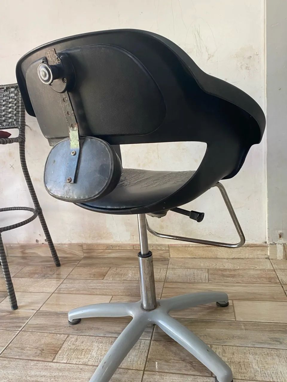 Cadeira p/ barbearia ? salão  - Foto 3