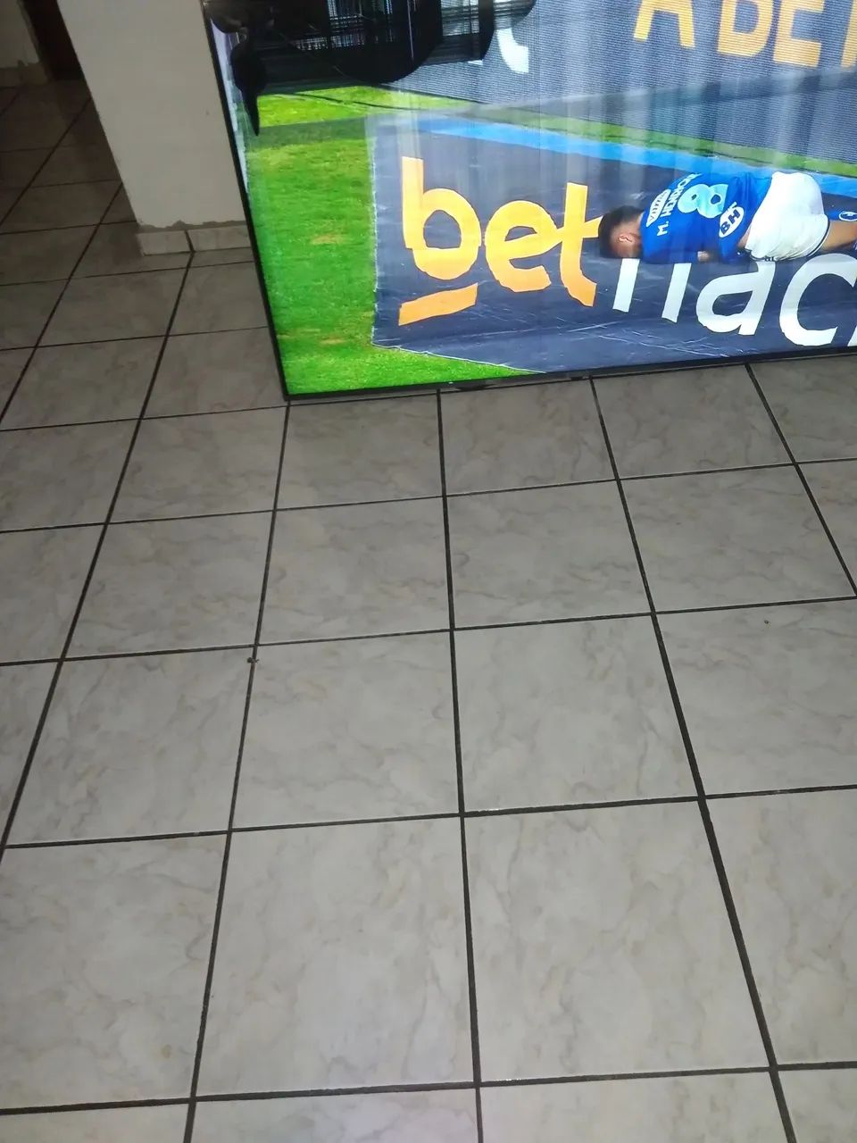 Vendo 20 tvs várias marcas e polegadas são tvs com defeito a maioria na tela ,.