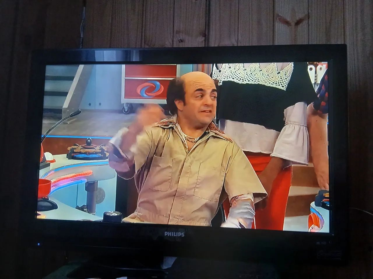 Vendo TV Philips 42 polegadas  - Foto 3