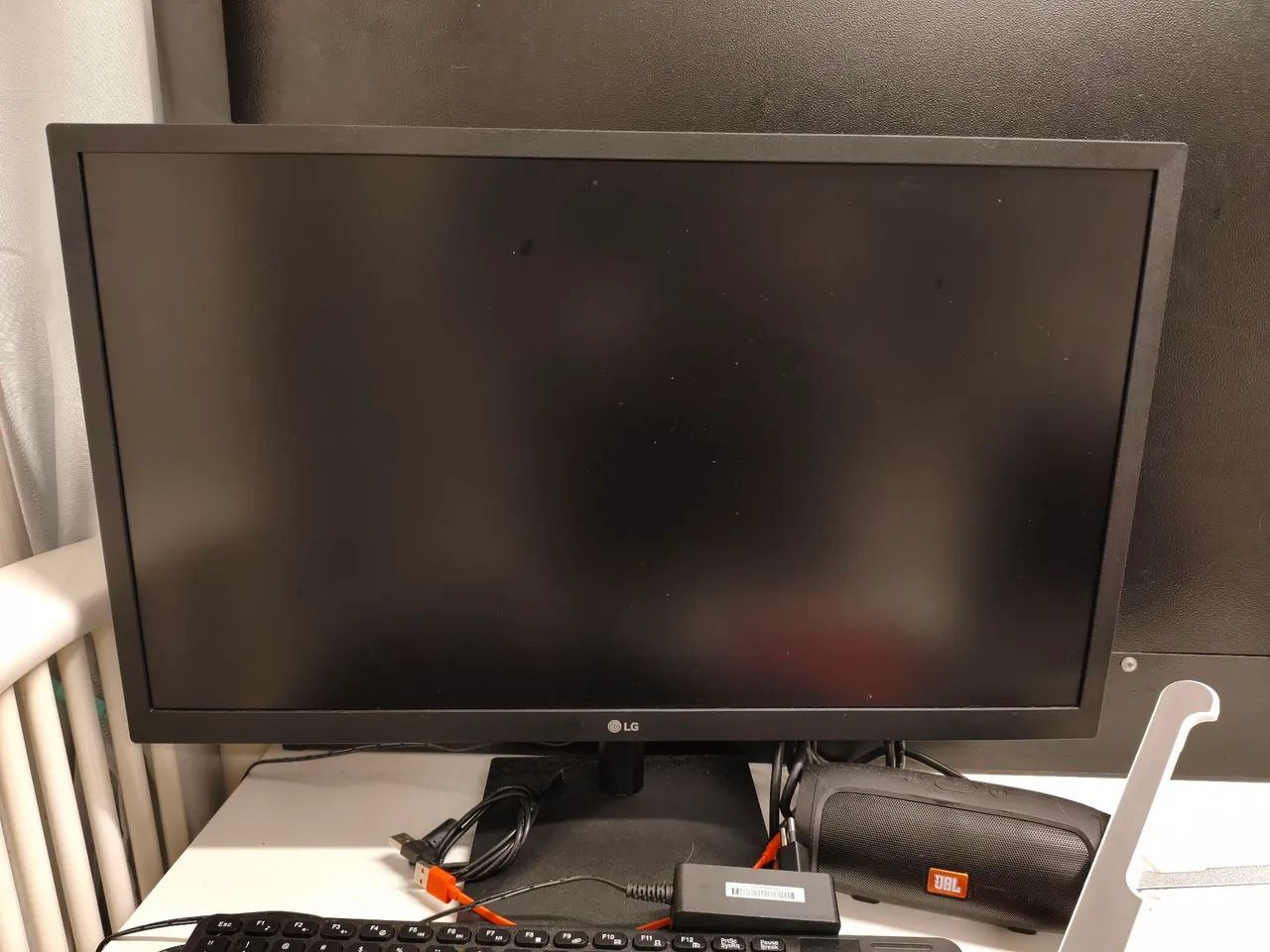 Monitor LG em ótimo estado.