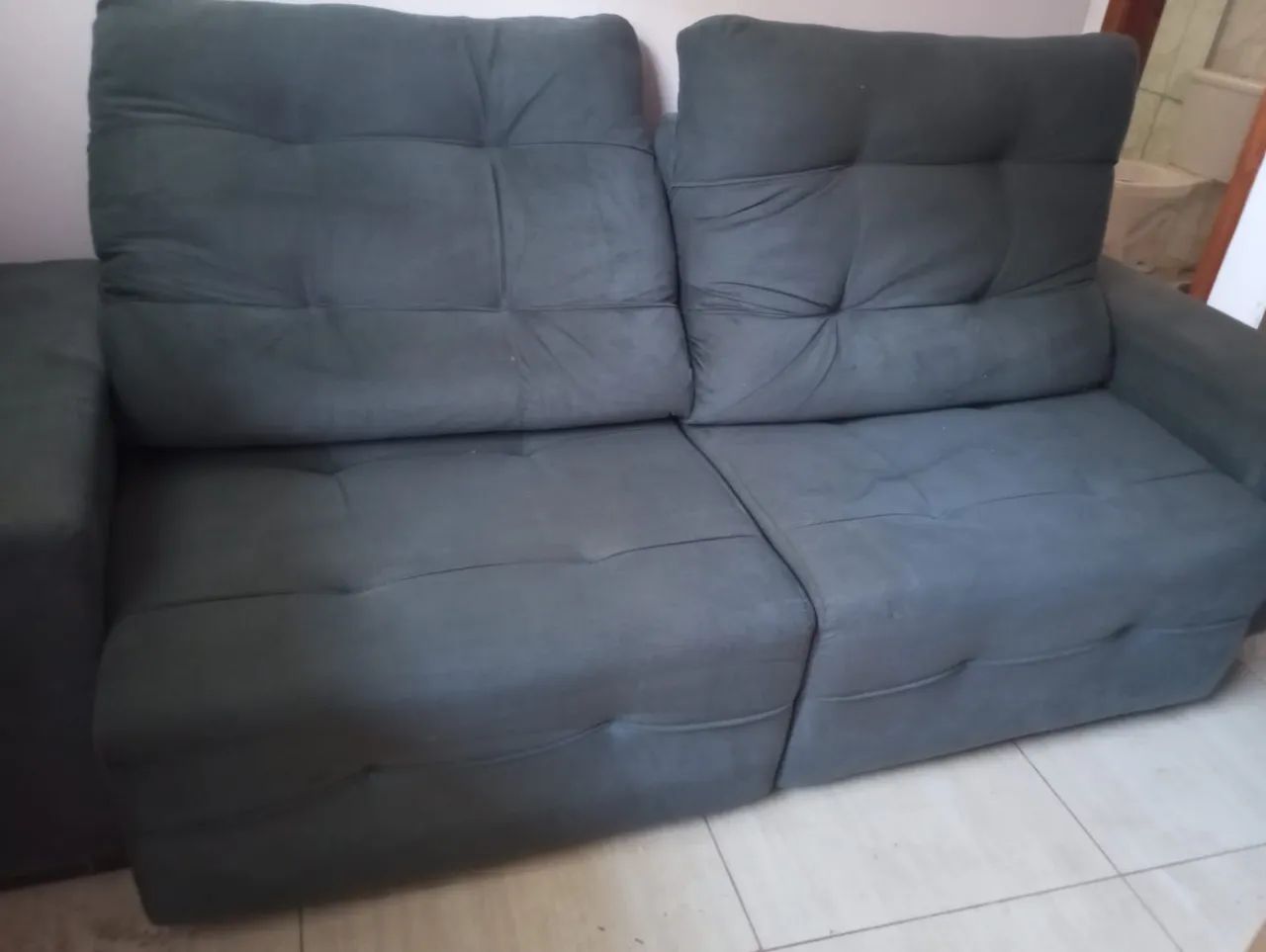 Entrega grátis: Sofá lindo, grande (2,40m) e  perfeito com preço de desapego. - Foto 2