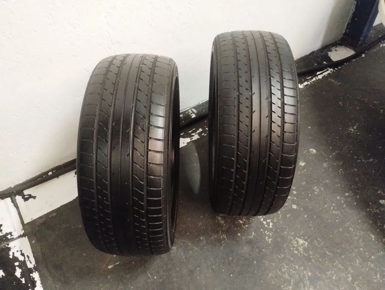 Par pneu usado 215/45 R 18 Yokohama - Ferramentas de Construção
