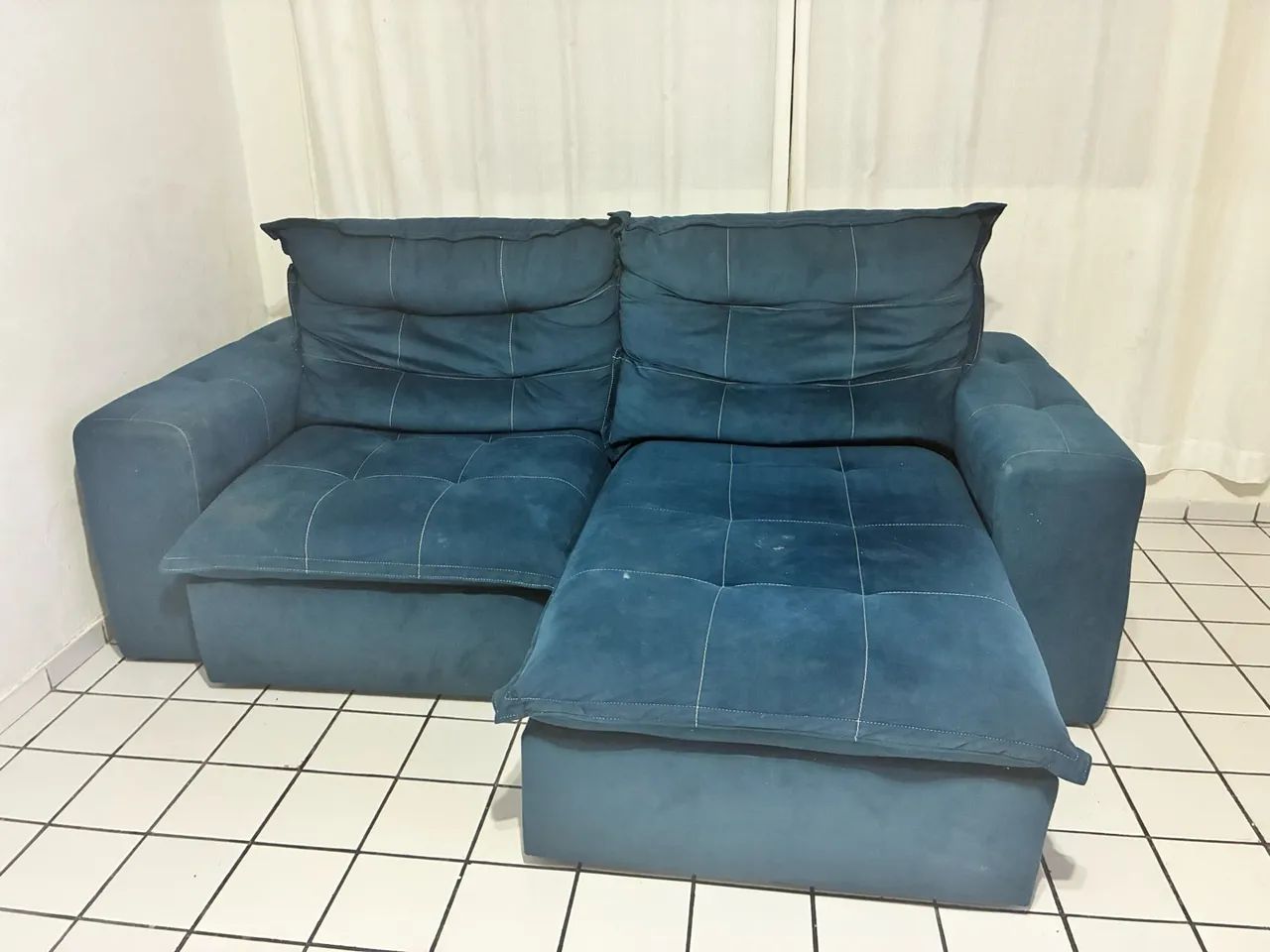 Sofá retrátil azul - Foto 3