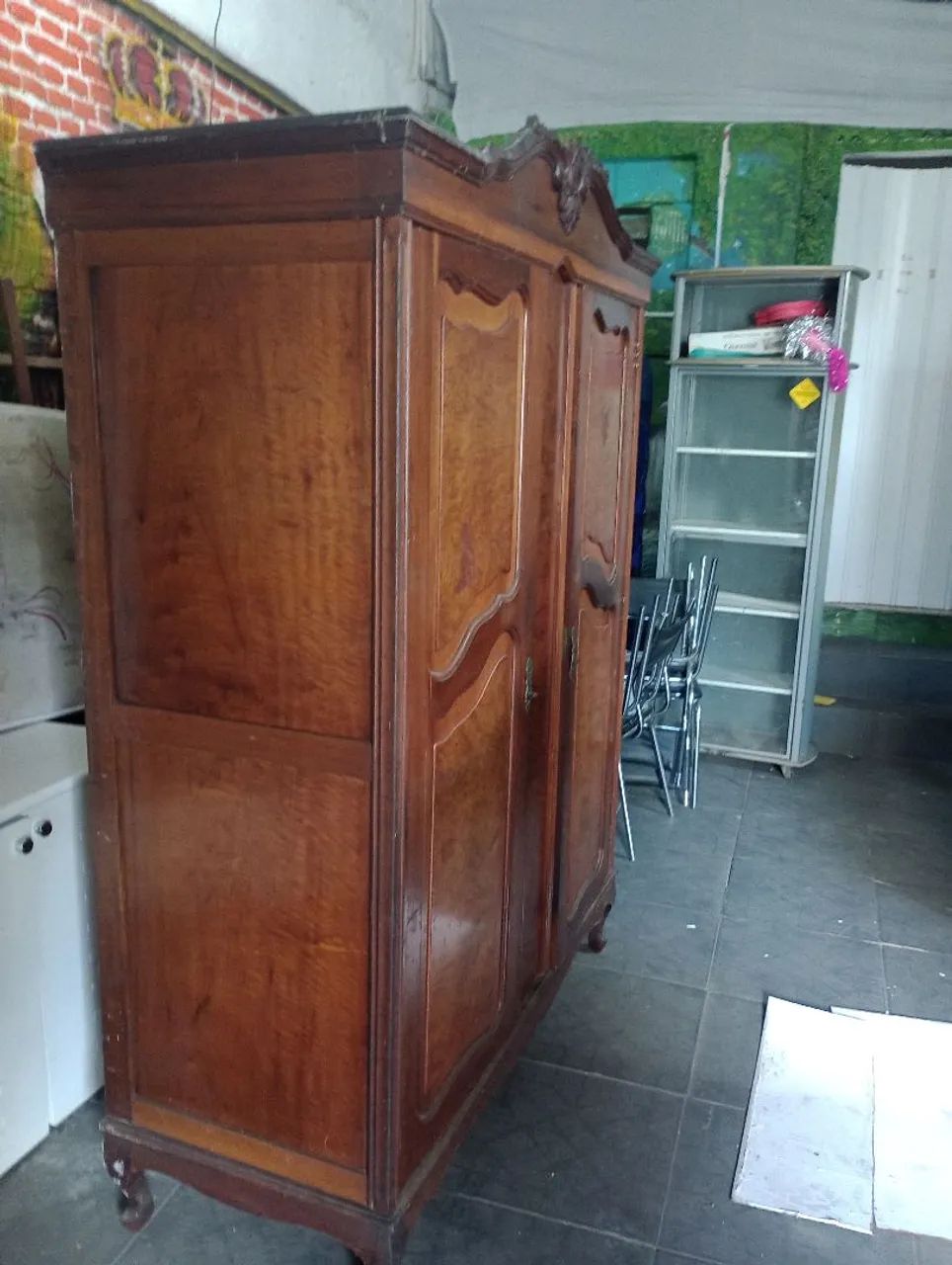 Vendo dois guarda roupa 