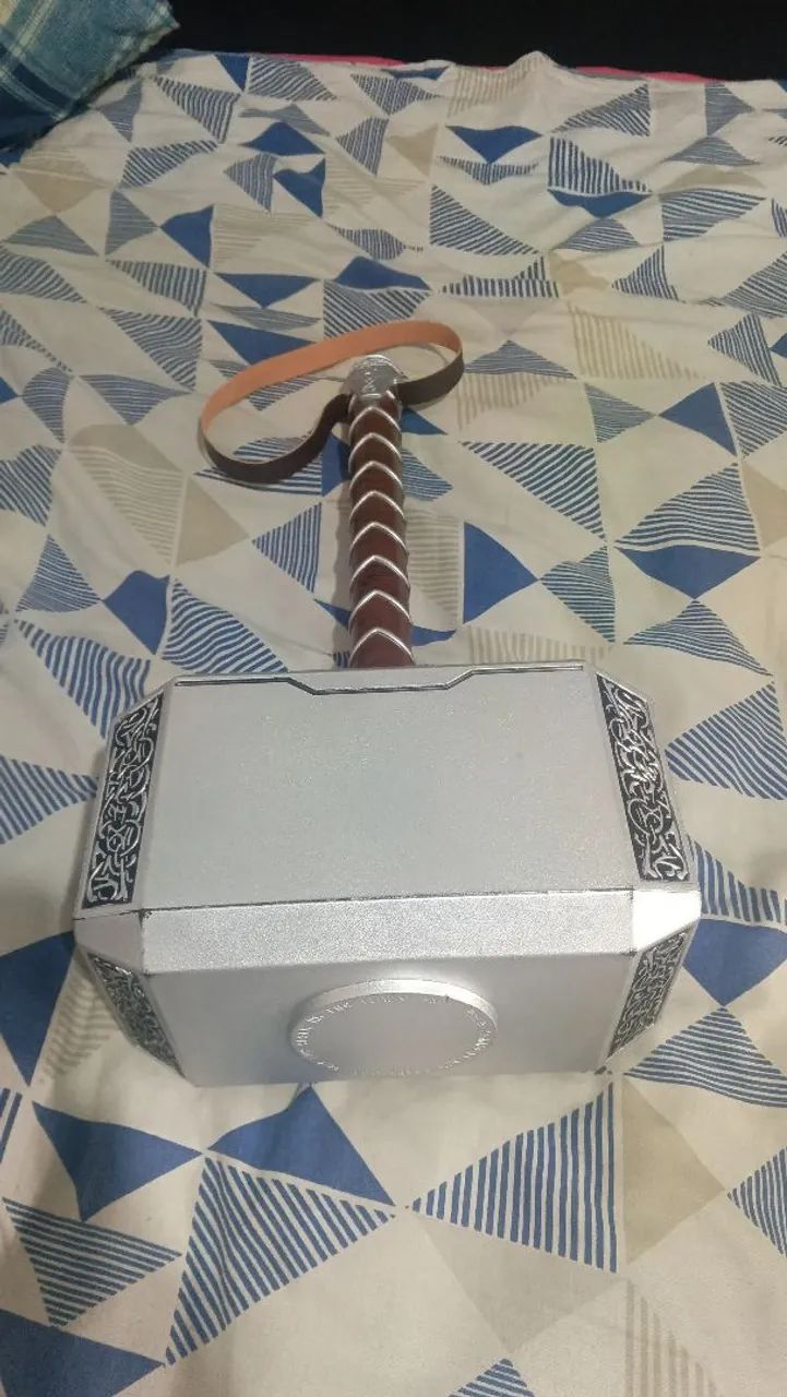 Martelo do Thor PU escala 1:1